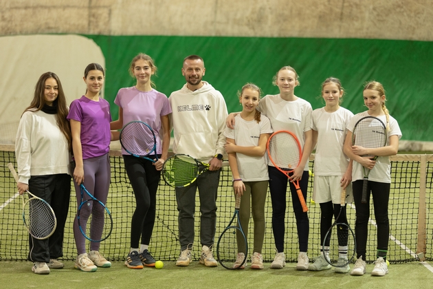 tenisot-e-sport-za-cel-zhivot-go-prodolzhuva-zhivotot-ja-jakne-samodoverbata-kaj-decata-zoshto-e-dobro-decata-da-treniraat-tenis-01.JPG