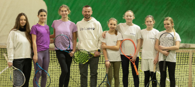 tenisot-e-sport-za-cel-zhivot-go-prodolzhuva-zhivotot-ja-jakne-samodoverbata-kaj-decata-zoshto-e-dobro-decata-da-treniraat-tenis-povekje.jpg