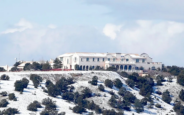 zakopani-tela-na-devojki-skrien-krematorium-shto-ima-na-ozloglaseniot-ranch-na-epstin-vo-novo-meksiko-6.JPG