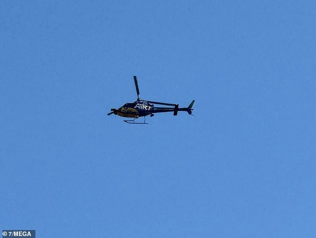 zhena-pukala-so-pishtol-kon-domot-na-rijana-dodeka-pejachkata-bila-doma-helikopter-i-poilciski-vozila-pred-nejzinata-raskoshna-kukja-foto-06.JPG