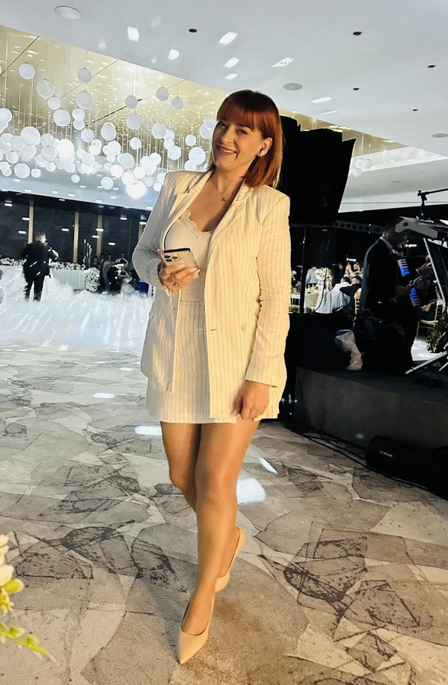 aneta-ljumakovska-za-stilot-i-ubavinata-slabost-mi-se-chanti-sekoja-vecher-temelno-go-chistam-liceto-05.jpeg