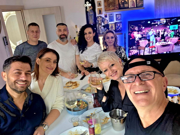 aneta-ljumakovska-za-stilot-i-ubavinata-slabost-mi-se-chanti-sekoja-vecher-temelno-go-chistam-liceto-12.jpeg