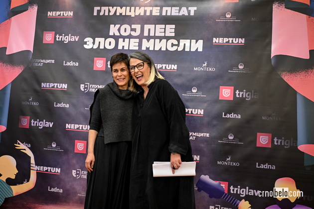 emilija-micevska-so-golo-trudnichko-stomache-rubens-muratovski-peeshe-so-sinovite-kako-si-pominav-na-glumcite-peat-2026-111.JPG