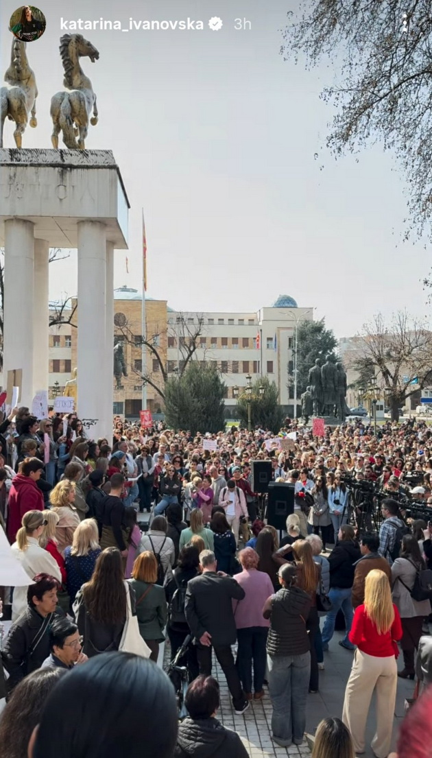 fotografot-badstef-so-riki-martin-vo-pariz-antonia-gigovska-se-pofali-so-chestitkata-od-sinot-shto-pravat-makedonskite-dzvezdi-na-instagram-02.jpg