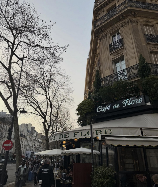 fotografot-badstef-so-riki-martin-vo-pariz-antonia-gigovska-se-pofali-so-chestitkata-od-sinot-shto-pravat-makedonskite-dzvezdi-na-instagram-13.jpg