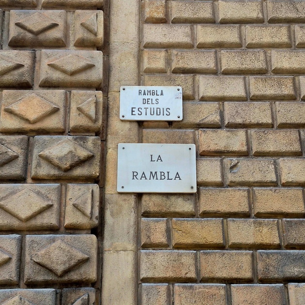 fotografot-badstef-so-riki-martin-vo-pariz-antonia-gigovska-se-pofali-so-chestitkata-od-sinot-shto-pravat-makedonskite-dzvezdi-na-instagram-16.jpg