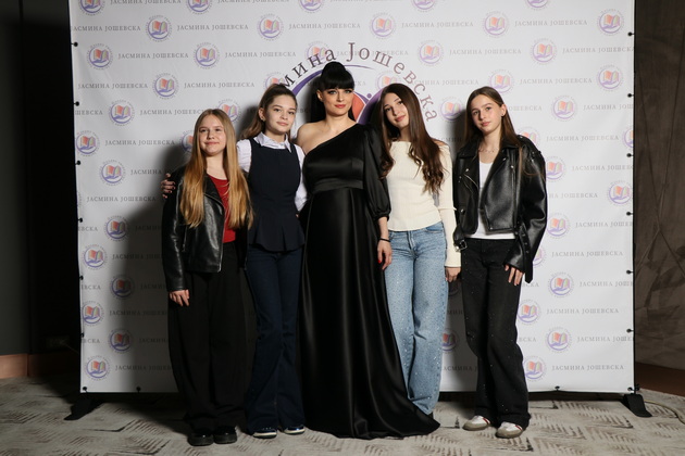 jasmina-joshevska-promovira-2-knigi-sredstvata-od-prodazhbata-gi-donira-za-deca-bolni-od-kancer-04.jpg