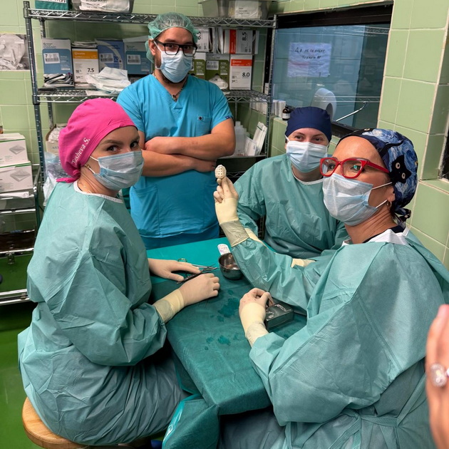 prvpat-vo-makedonija-ispechaten-3d-implant-za-nos-pacientot-go-zagubil-nosot-od-maligna-bolest-08.jpg