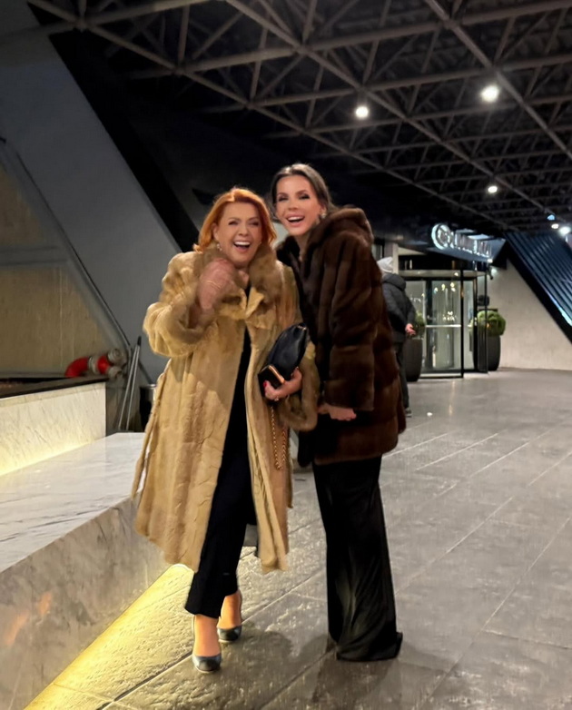 ja-narekuvaat-srpska-paris-hilton-snaa-i-beshe-karleusha-koja-e-kumata-na-melina-djinovikj-koja-utre-kje-se-mazhi-vo-monako-04.jpg