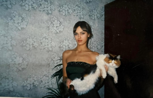 retro-spomeni-od-vremeto-koga-irina-shajk-beshe-obichna-devojka-od-rusija-pred-da-stane-slavna-foto-13.jpg