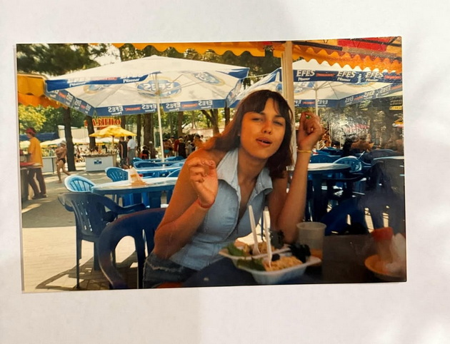 retro-spomeni-od-vremeto-koga-irina-shajk-beshe-obichna-devojka-od-rusija-pred-da-stane-slavna-foto-14.jpg