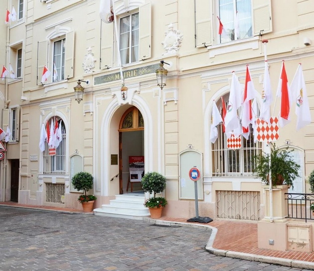 se-omazhi-melina-za-22-godini-postariot-milioner-toj-ja-doveze-vo-kabriolet-kjerka-i-ne-stignala-na-venchavkata--.jpg
