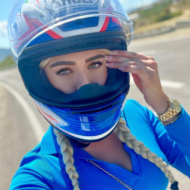 ana-marija-tanevska-28-od-skopje-lugjeto-me-dozhivuvaat-kako-atraktivna-devojka-shto-vozi-besni-motori-08.jpg