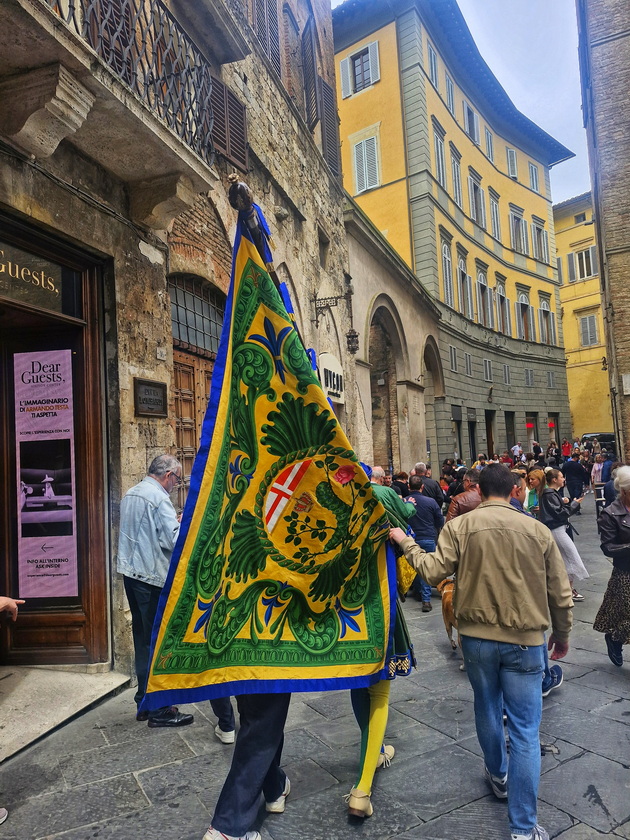 bev-vo-chinkve-tere-i-niz-toskana-vozovi-magichni-selca-nedogledni-lozja-vredeshe-patot-so-avtobus-od-skopje-dotamu-25.jpg