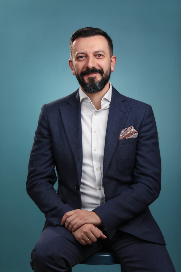 doktor-mitov-so-soprugata-d-r-vaska-mu-proslavija-4-ti-rodenden-na-najmaloto-od-trite-deca-10.jpg