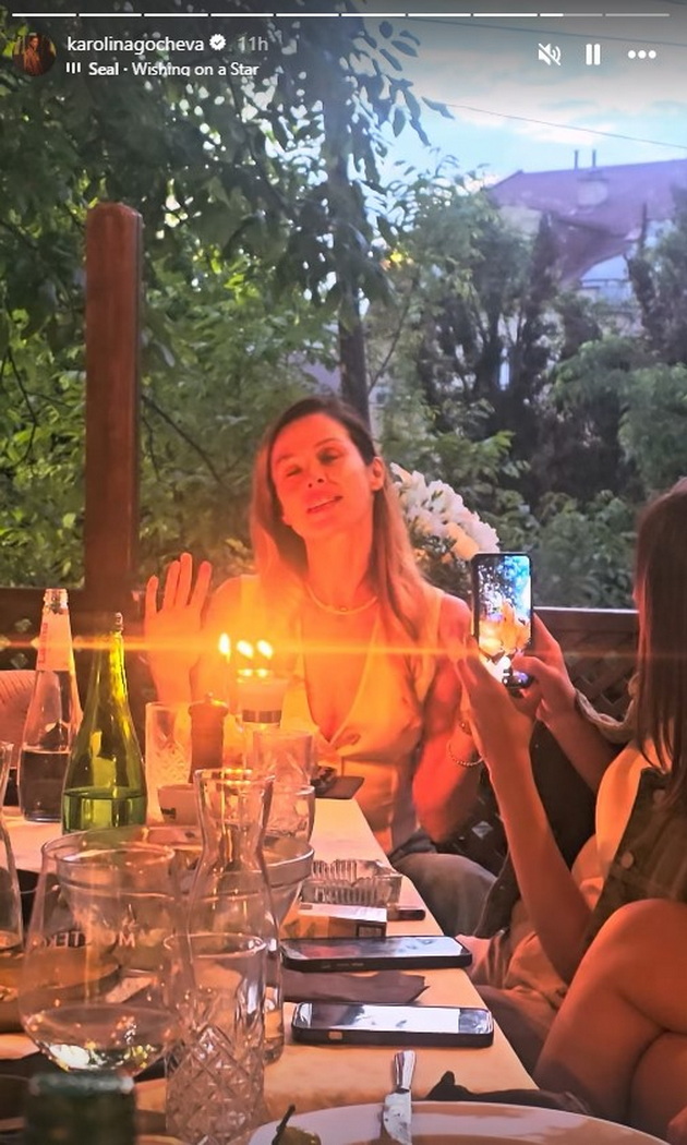 karolina-gocheva-bleska-na-46-iot-rodenden-duva-svekjichki-vo-restoran-drugarkite-ja-snimaat-02.jpg