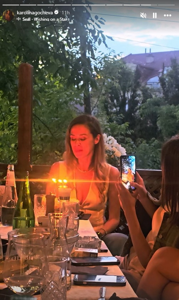 karolina-gocheva-bleska-na-46-iot-rodenden-duva-svekjichki-vo-restoran-drugarkite-ja-snimaat-04.jpg