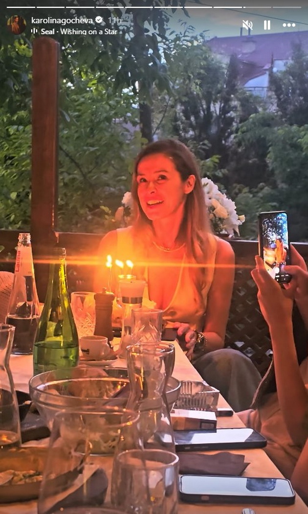 karolina-gocheva-bleska-na-46-iot-rodenden-duva-svekjichki-vo-restoran-drugarkite-ja-snimaat-07.jpg