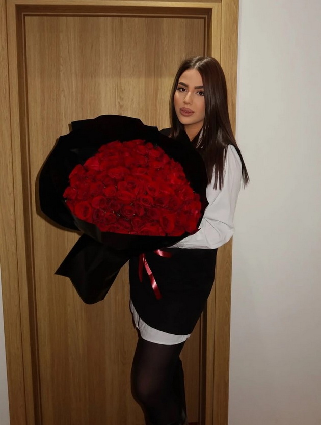 kjerkata-na-zdravko-cholikj-si-stavi-nadgradba-na-kosa-po-korigiranite-usni-i-101-ruzha-od-10-godini-postariot-dechko-05.jpg