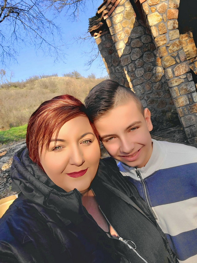 majka-na-dete-so-autizam-od-skopje-boli-sine-koga-te-gledam-kako-zboruvash-so-svoite-imaginarni-prijateli-balonite-001.jpg