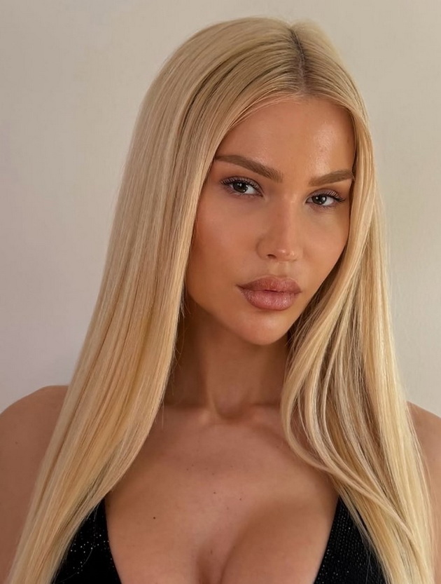 makedonskata-barbi-uporno-gi-moli-victoria-s-secret-da-ja-zemat-za-model-pozira-od-site-agli-16.jpg