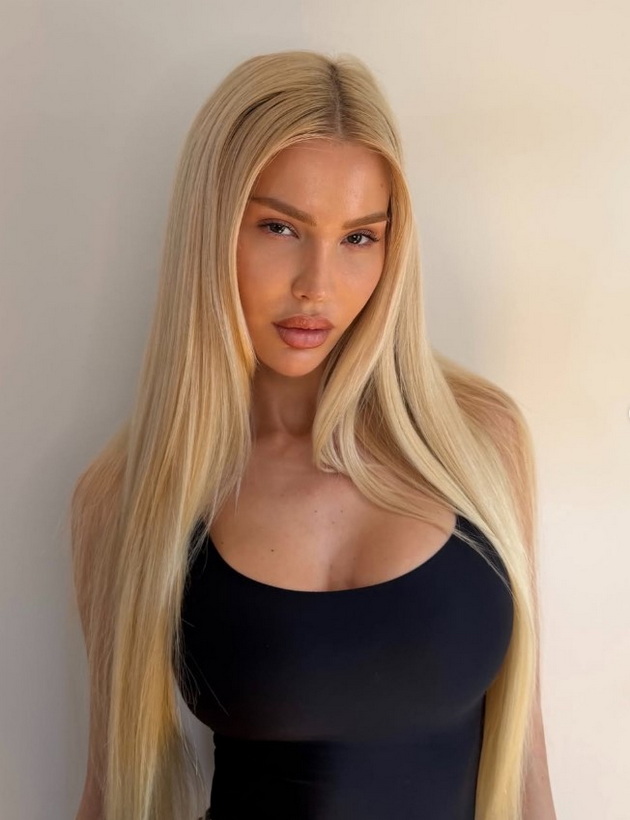 makedonskata-barbi-uporno-gi-moli-victoria-s-secret-da-ja-zemat-za-model-pozira-od-site-agli-19.jpg