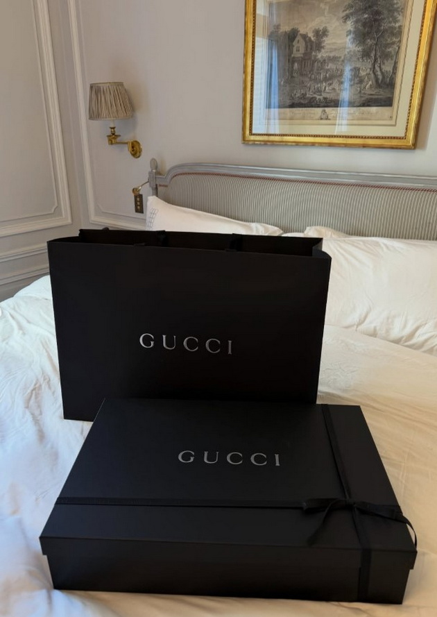 nashata-manekenka-poznata-po-ljubovta-kon-luksuzot-povtorno-se-fali-so-prepolni-kjesi-od-chanel-i-gucci-19.jpg