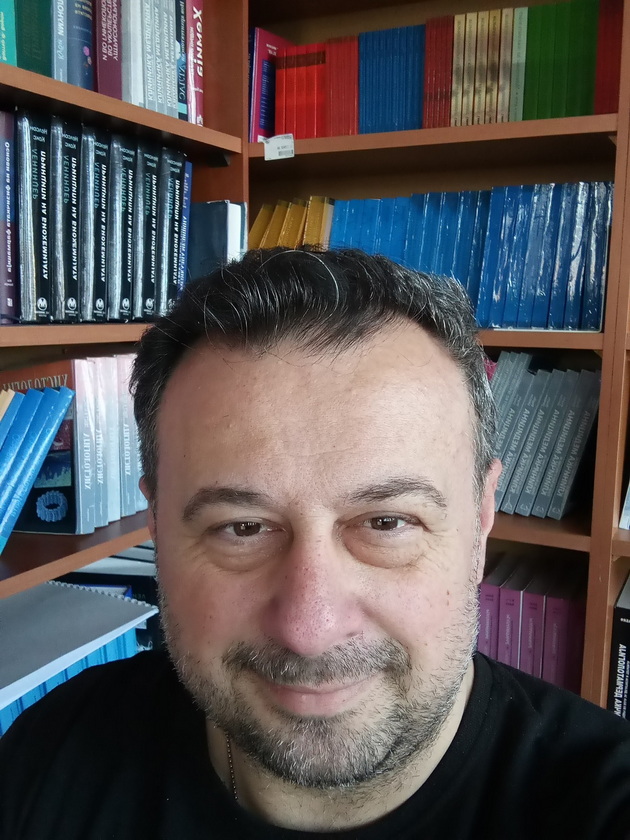 zoran-mijalkov-e-samohran-tatko-na-dva-sina-so-autizam-postariot-sin-go-dobiv-na-24-godini-bev-20-godini-vo-brak-10.jpg