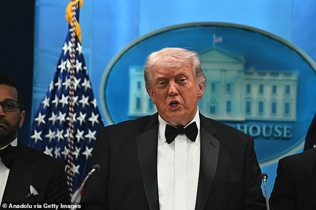 detali-za-pukanjeto-vo-vashington-na-nastan-na-koj-prisustvuvaa-donald-i-melanija-tramp-foto-video-06.jpg
