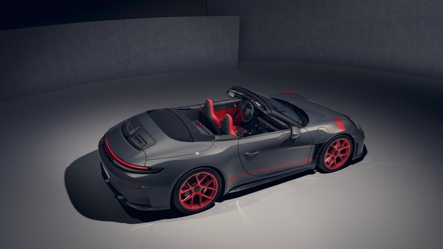 emotivno-privlechen-zvuchen-pejzazh-koj-znachitelno-se-zasiluva-koga-pokrivot-e-spushten-premiera-na-noviot-911-gt3-s-c-05.JPG