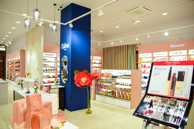 glamurozno-otvoranje-vo-skopje-fabuspot-so-nova-lokacija-vo-city-mall-postavuva-novi-standardi-vo-svetot-na-ubavinata-01.JPG