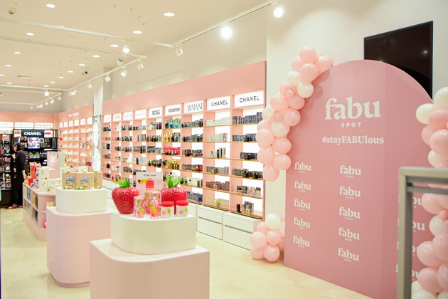 glamurozno-otvoranje-vo-skopje-fabuspot-so-nova-lokacija-vo-city-mall-postavuva-novi-standardi-vo-svetot-na-ubavinata-04.JPG