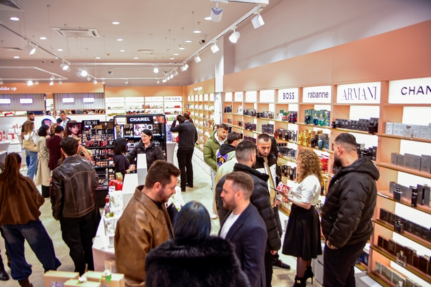 glamurozno-otvoranje-vo-skopje-fabuspot-so-nova-lokacija-vo-city-mall-postavuva-novi-standardi-vo-svetot-na-ubavinata-08.JPG