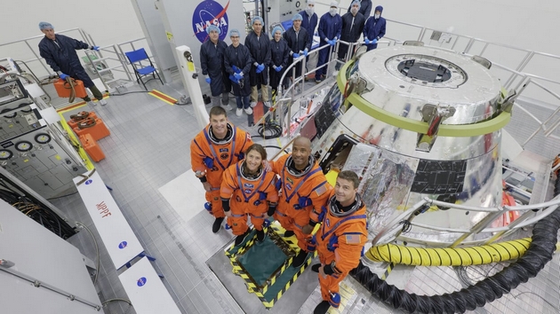 kako-izgleda-zhivotot-na-astronautite-vo-minijaturnata-kapsula-na-patot-do-mesechinata-03.JPG