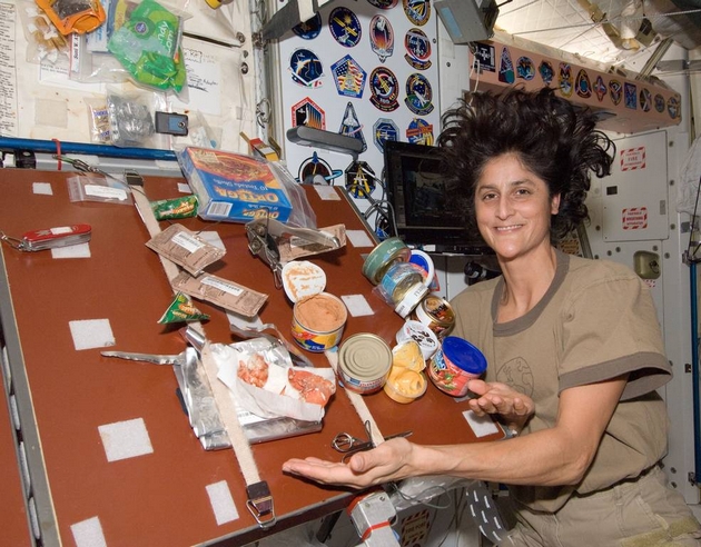 kako-izgleda-zhivotot-na-astronautite-vo-minijaturnata-kapsula-na-patot-do-mesechinata-05.JPG