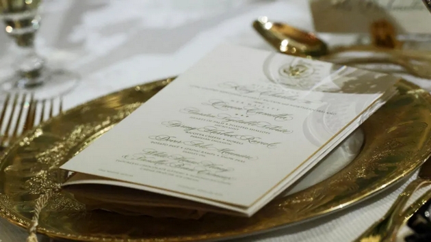 melanija-tramp-gi-zaseni-site-na-raskoshnata-vechera-so-kralot-i-kralicata-vo-belata-kukja-ja-sporeduvaat-so-dzheki-kenedi-foto-02.JPG