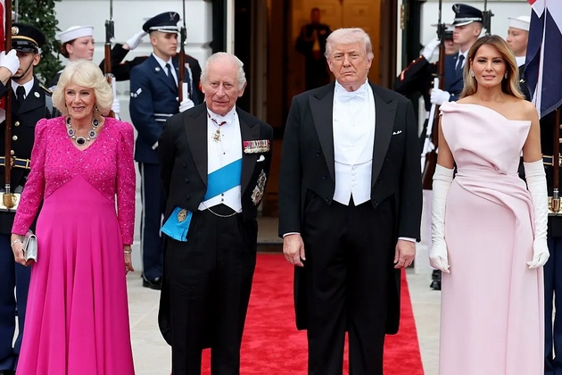 melanija-tramp-gi-zaseni-site-na-raskoshnata-vechera-so-kralot-i-kralicata-vo-belata-kukja-ja-sporeduvaat-so-dzheki-kenedi-foto-03.JPG
