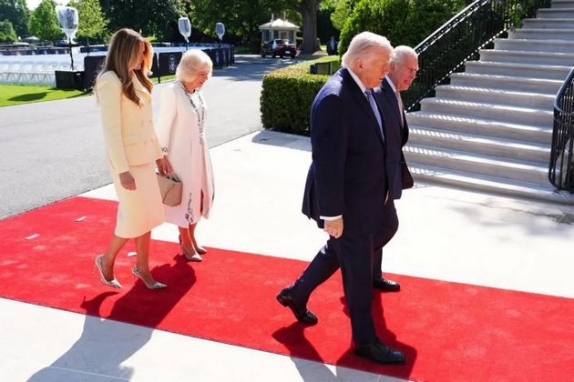 na-chaj-so-donald-i-melanija-pa-raskoshna-zabava-vo-gradina-kralot-charls-i-kamila-vo-oficijalna-poseta-sad-foto-02.JPG