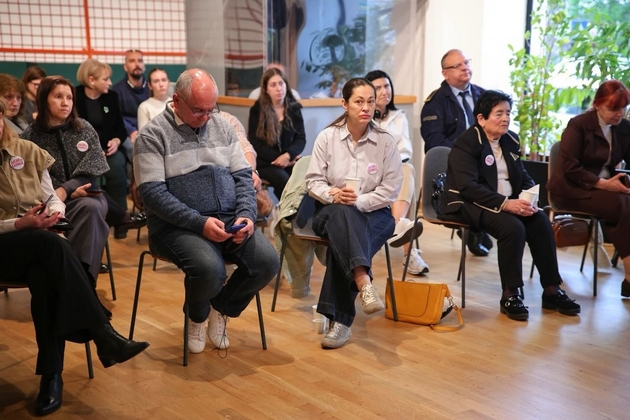 nosi-ja-promenata-preku-diskusija-za-rodovo-bazirano-nasilstvo-gi-obedini-ekspertite-i-megjunarodnite-partneri-vo-veles-03.JPG