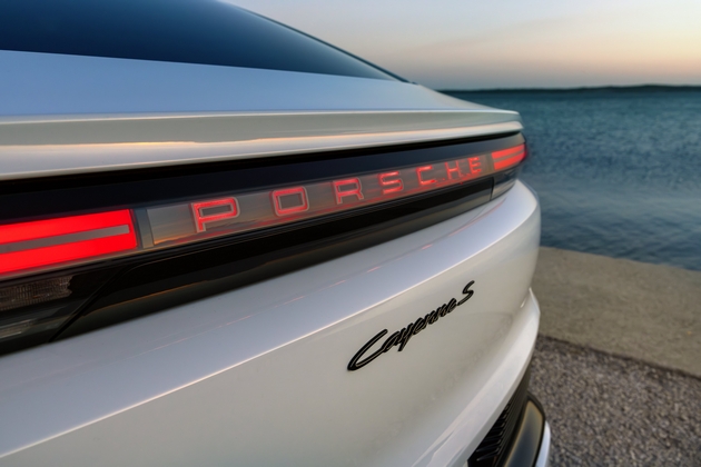 porsche-ja-proshiruva-ponudata-na-suv-modeli-inspiriran-od-ikona-noviot-cayenne-coup-electric-05.JPG