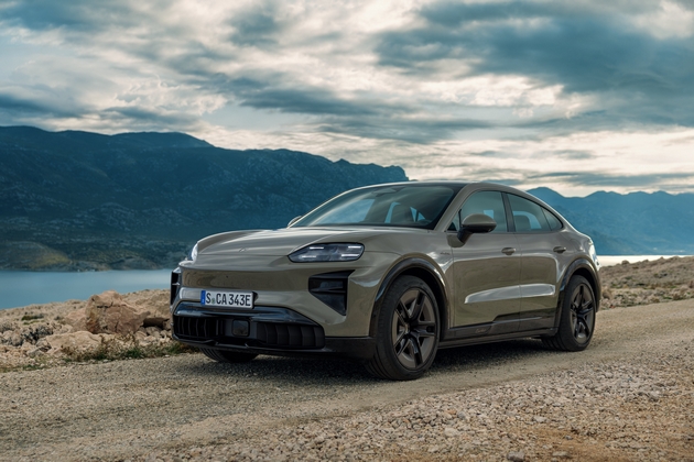 porsche-ja-proshiruva-ponudata-na-suv-modeli-inspiriran-od-ikona-noviot-cayenne-coup-electric-08.JPG