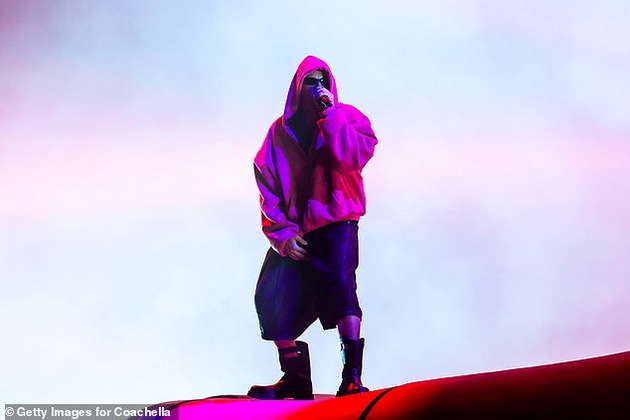 smeshni-reakcii-za-nastapot-na-dzhastin-biber-na-coachella-si-pushtashe-pesni-na-jutjub-barem-ima-premium-profil-08.JPG