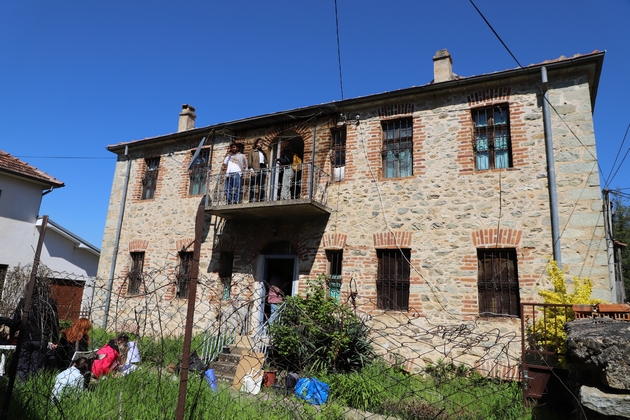 studenti-i-eksperti-zaedno-vo-prespa-arhitektonsko-dokumentiranje-na-kulturnoto-11.JPG
