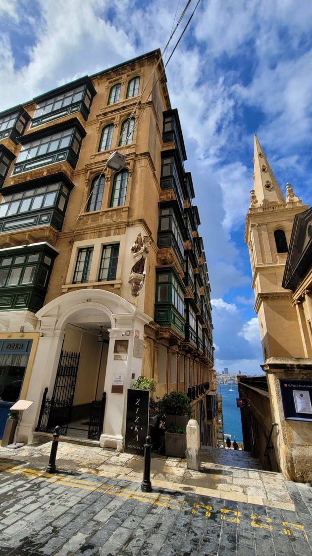 bev-na-malta-so-povraten-let-od-skopje-za-50-kafe-e-2-pechiva-ima-za-0-50-centi-no-shto-ne-mi-se-dopadna-106.jpg