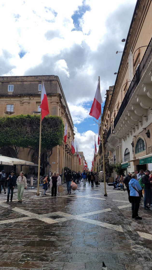 bev-na-malta-so-povraten-let-od-skopje-za-50-kafe-e-2-pechiva-ima-za-0-50-centi-no-shto-ne-mi-se-dopadna-110.jpg