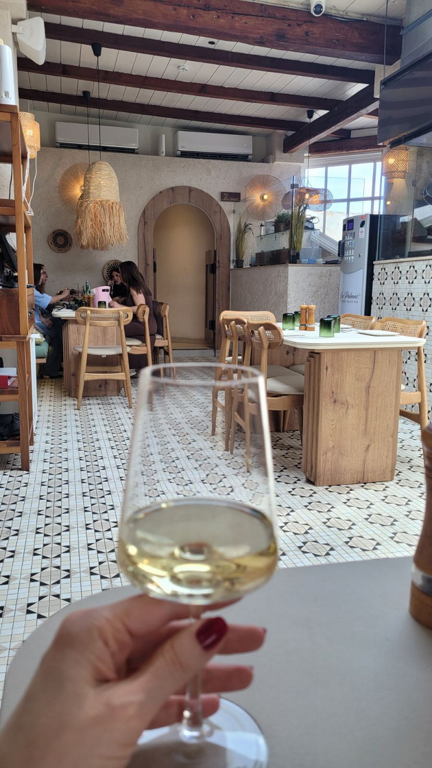 bev-na-malta-so-povraten-let-od-skopje-za-50-kafe-e-2-pechiva-ima-za-0-50-centi-no-shto-ne-mi-se-dopadna-50.jpg
