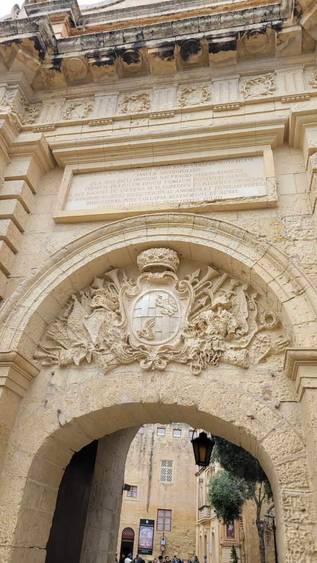 bev-na-malta-so-povraten-let-od-skopje-za-50-kafe-e-2-pechiva-ima-za-0-50-centi-no-shto-ne-mi-se-dopadna-73.jpg