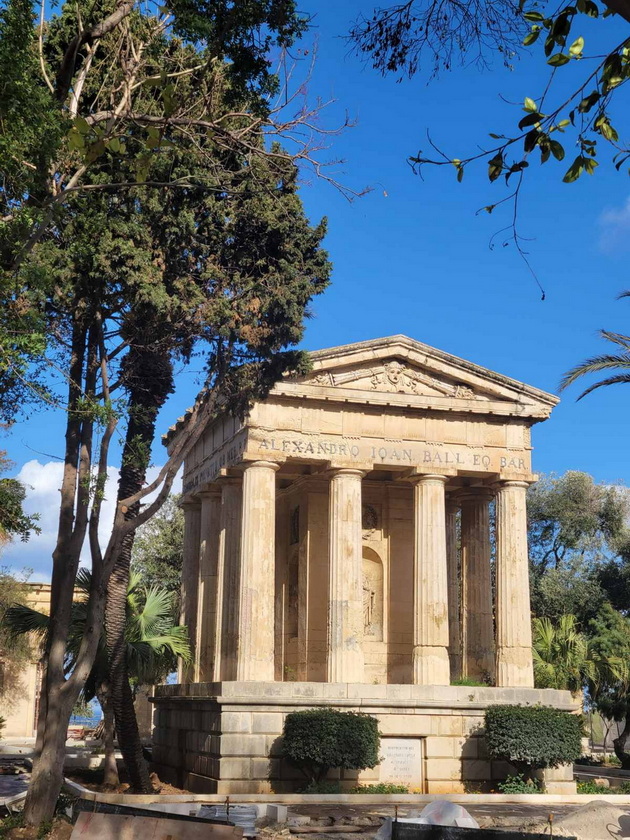 bev-na-malta-so-povraten-let-od-skopje-za-50-kafe-e-2-pechiva-ima-za-0-50-centi-no-shto-ne-mi-se-dopadna-90.jpg