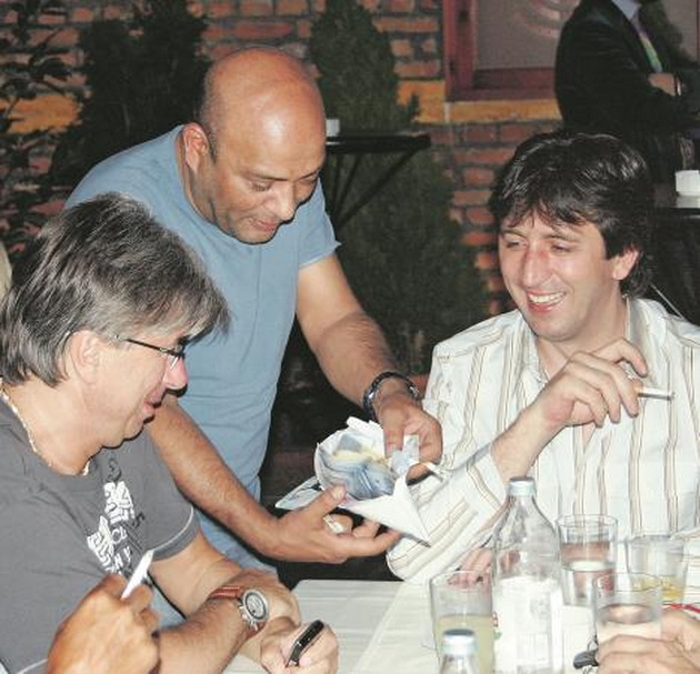 kako-zhika-jakshikj-od-chistach-stana-milioner-i-eden-od-najmokjnite-lugje-na-srpskata-estrada-14.jpg