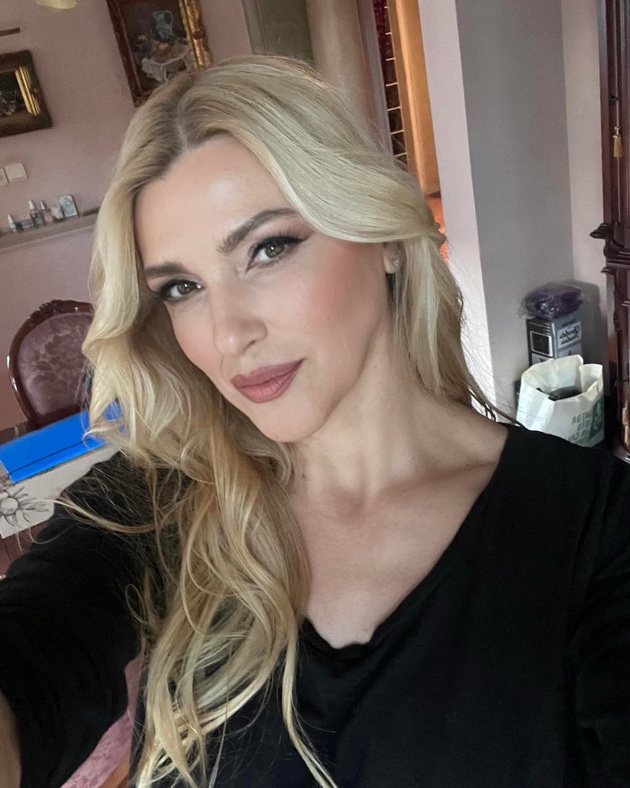 maja-grozdanovska-pancheva-za-menopauzata-se-zdebeliv-10kg-nosev-shiroka-obleka-celo-vreme-04.jpg